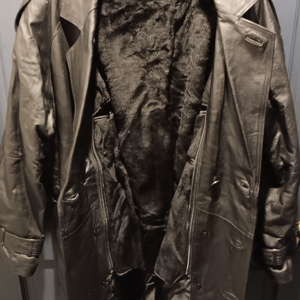 Phase two leather trench coat fully lined and body lined with removable faux fur - Picture 3 of 6
